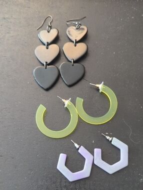 Lots Of 3 2010s Acrylic Earrings
